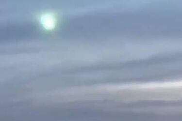 Extraña esfera luminosa se avista en Japón