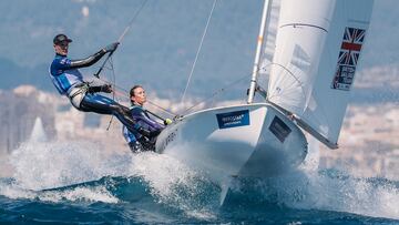 El viento y las olas entorpecen el estreno del Trofeo Princesa Sofía