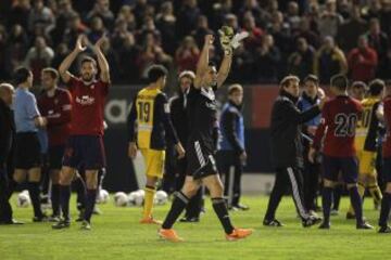 Andrés Fernández muestra su alegría al finalizar el encuentro.