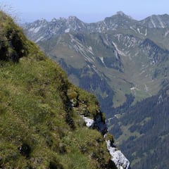 Mueren tres barranquistas navarros en un accidente en Suiza