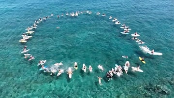 Círculo de surfistas en Tenerife
