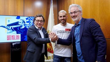 Manu Molina, junto a Raúl Sanllehí y Miguel Torrecilla.