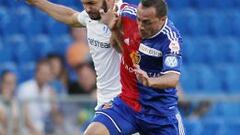 Marcelo Díaz anotó en goleada de Basilea y sigue en la punta