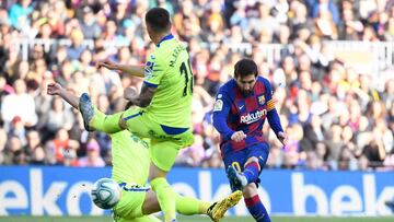 Barcelona's Argentine forward Lionel Messi (R9 kicks the ball during the Spanish league football match between FC Barcelona and Getafe CF at the Camp Nou stadium in Barcelona on February 15, 2020. (Photo by LLUIS GENE / AFP)