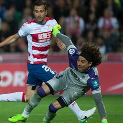 Ochoa no puede detener todo; Neymar y Suárez siguen la caza