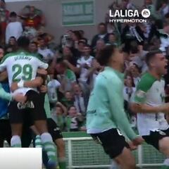 El gol del Racing en el 98′ con el que no van a dar crédito: la carambola infinita