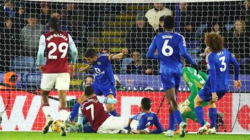 Soccer Football - Premier League - Leicester City v West Ham United - King Power Stadium, Leicester, Britain - December 3, 2024 Leicester City's Conor Coady clears the ball off the line Action Images via Reuters/Andrew Boyers EDITORIAL USE ONLY. NO USE WITH UNAUTHORIZED AUDIO, VIDEO, DATA, FIXTURE LISTS, CLUB/LEAGUE LOGOS OR 'LIVE' SERVICES. ONLINE IN-MATCH USE LIMITED TO 120 IMAGES, NO VIDEO EMULATION. NO USE IN BETTING, GAMES OR SINGLE CLUB/LEAGUE/PLAYER PUBLICATIONS. PLEASE CONTACT YOUR ACCOUNT REPRESENTATIVE FOR FURTHER DETAILS..