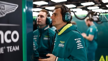 Pedro de la Rosa, en el box de Aston Martin.