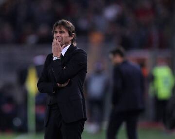 Chelsea FC head coach Antonio Conte has a lot of thinking to do.