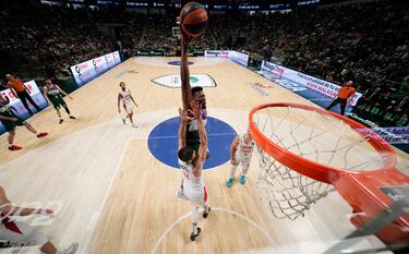 El Unicaja sigue de fiesta