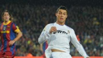 <b>PENALTI. </b>Valdés llegó tarde y arrolló a Cristiano dentro del área. Iturralde no señalo la pena máxima.