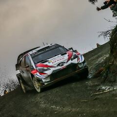 Tanak acaricia el triunfo, y Ogier y Loeb se la juegan