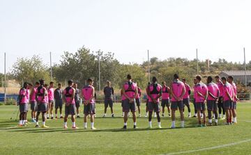 El fútbol español guardó silencio por las víctimas de Barcelona