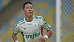 Lucas Barrios fichó en Gremio y enfrentará a Iquique en la Copa
