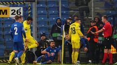 Soccer Football - Europa Conference League - Group C - Lech Poznan v Villarreal - Poznan Stadium, Poznan, Poland - November 3, 2022 Villarreal's Alberto Moreno talks to a linesman REUTERS/Aleksandra Szmigiel