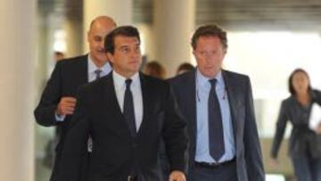 <b>SE DEFIENDE. </b>Laporta atiza a Rosell y a Núñez en 'El País'.