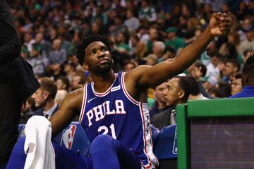 Los jóvenes fueron la solución éste año para los 76ers. Además del ya mencionado Simmons, Embiid, jugador de segundo año, también fue una pieza fundamental en la temporada. A pesar de perderse los últimos 20 partidos por una lesión en la cara, Philadelphia espera tenerlo de vuelta para la primera ronda de los juegos de Playoffs.
