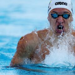 Manchas circulares en el cuerpo de nadadores: ¿qué son y por qué salen?