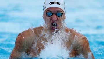 El nadador lituano Andrius Sidlauskas compite durante una prueba en los Europeos de Natación de Roma.