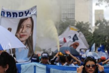 Las calles de Bogotá se pintan de azul y blanco