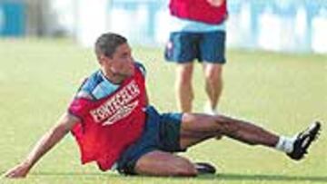 <b>DE ACUERDO</b>. Yago, el Sporting y el Celta llegaron ayer a un acuerdo definitivo sobre la cesión del defensa al club rojiblanco.