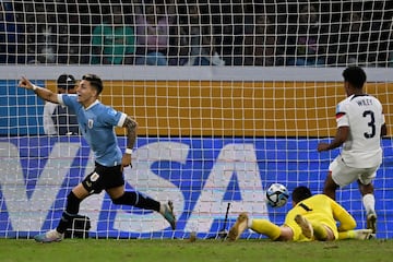 Uruguay's midfielder Anderson Duarte celebrates scoring his team's first goal during the Argentina 2023 U-20 World Cup quarter-final football match between United States and Uruguay at the Madre de Ciudades stadium in Santiago del Estero, Argentina, on June 4, 2023. (Photo by Luis ROBAYO / AFP)