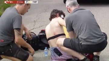 Las im¨¢genes de Geraint Thomas en el suelo tras la ca¨ªda