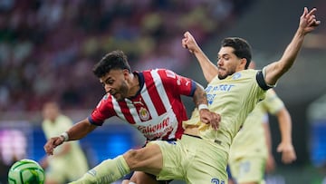  (L-R), Alexis Vega of Guadalajara and Henry Martin of America during the game Guadalajara vs America, corresponding to first leg match of Semifinals of the Torneo Clausura 2023 of the Liga BBVA MX, at Akron Stadium, on May 18, 2023.

<br><br>

 (I-D), Alexis Vega de Guadalajara y Henry Martin deAmerica durante el partido Guadalajara vs America, Correspondiente al partido de Ida de Semifinales del Torneo Clausura 2023 de la Liga BBVA MX, en el Estadio Akron, el 18 de Mayo de 2023.