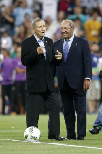 El 16 de agosto de 2016 en el Trofeo Bernabéu, el Real Madrid se enfrentó al Stade de Reims en homenaje a la consecución de la primera Copa de Europa que se ganó al equipo francés.16/08/16 PARTIDO Raymond Kopa y Paco Gento realizaron el saque de honor.