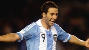 Argentina golea a Chile en el debut en las eliminatorias