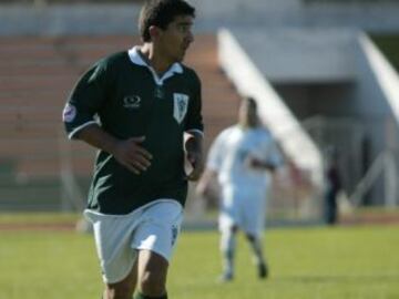 En 1998 dejó Santiago Wanderers. Luego de 17 años en Europa, con un breve paso por la U, David Pizarro retornó al club que lo vio nacer. Actualmente milita otra vez en los azules.