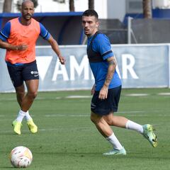 Joaquín y Obeng, la nueva delantera de Ziganda