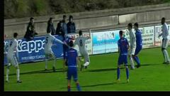 Momento del penalti que le cost&oacute; el empate al Castilla.