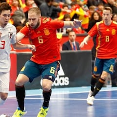 España solventa con trabajo el primer amistoso ante Japón