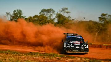 Ogier, con el Toyota en el Rally de Paraguay.