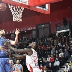 El Valencia despierta a tiempo para agarrar el liderato