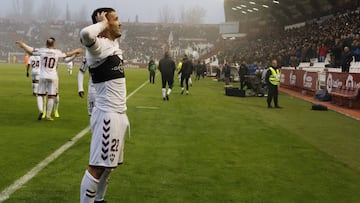 Los jugadores del Albacete celebran un gol.