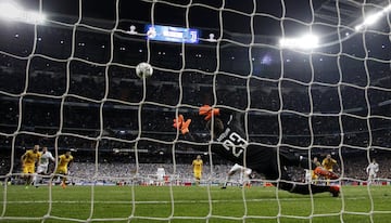 1-3.Cristiano Ronaldo marcó el gol de la clasificación de penalti en el minuto 93.