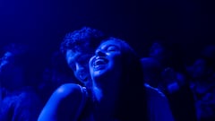 Dos jóvenes bailan una fiesta de neoperreo en un pequeño bar de Ciudad de México el día 02 de diciembre de 2022. El neoperreo a logrado altos niveles de popularidad entre los jóvenes mexicanos poniendo a la capital mexicana como una referencia del genero. 