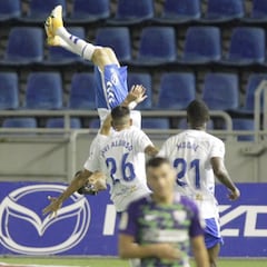 Suso y Jacobo encarrilan la victoria en el debut del Tenerife