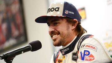 EU32. DAYTONA BEACH (EE.UU.), 05/01/2018.- El español Fernando Alonso, del equipo United Autosports, ofrece una rueda de prensa tras las prácticas de la prueba "Rolex 24 Horas" hoy, viernes 5 de enero de 2018, en Daytona Beach, en Florida (Estados Unidos). EFE/Gerardo Mora