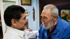 Maradona y Fidel Castro durante su encuentro.