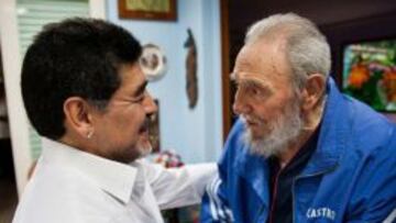 Maradona y Fidel Castro durante su encuentro.