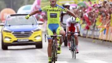 Maciej Bodnar celebra su triunfo en la cuarta etapa de la Vuelta a Polonia