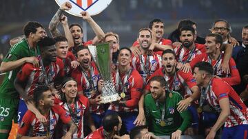 Los jugadores del Atlético celebran la Europa League.
