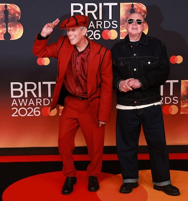Bez y Shaun Ryder, de Happy Mondays, posan en la alfombra roja. 