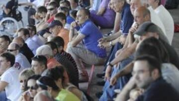 <b>MUCHO SEGUIMIENTO. </b>El entrenamiento rojiblanco contó con muchos aficionados en la grada.