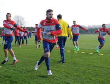 Alexis Sánchez ya entrena a la par de sus compañeros y será de la partida este martes ante Leicester.