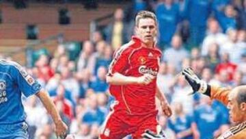 <b>GOL, PERO... </b>Sheva se estrenó como goleador blue en la Community Shield, pero el Liverpool se llevó el primer título de la temporada.