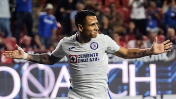 Cruz Azul's Yosimar Yotun celebrates after scoring against Tijuana during the Mexican Apertura tournament football match at Caliente stadium on August 28, 2019, in Tijuana, Baja California state, Mexico. (Photo by Guillermo Arias / AFP)